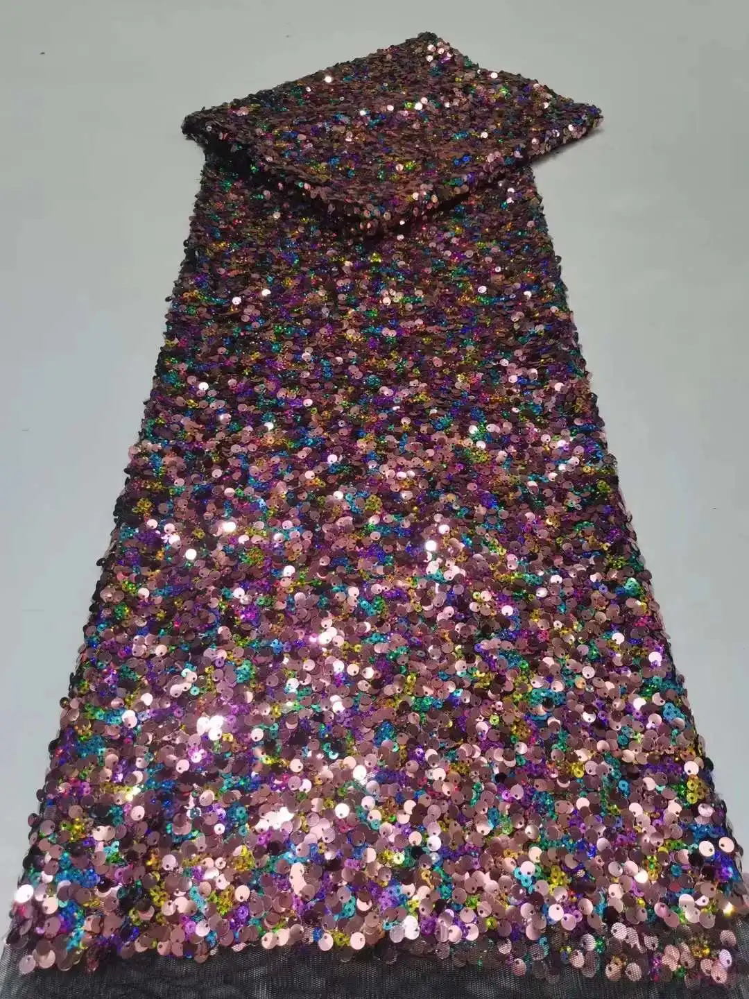 Изысканная ткань с блестками/ткань для свадебного платья, африканская кружевная ткань с блестками и вышивкой, предназначенная для вечернего платья
Изысканная ткань с блестками/ткань для свадебного платья, африканская кружевная ткань с блестками и вышивкой, предназначенная для вечернего платья