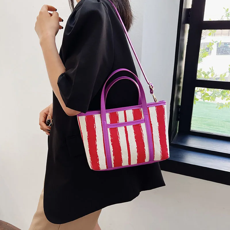Striped Casual Tote Handbag Women Versatile Single Shoulder Bag Daily Use Contrasting Colors Trend Crossbody Bag Travel Storage
Striped Casual Tote Handbag Women Versatile Single Shoulder Bag Daily Use Contrasting Colors Trend Crossbody Bag Travel Storage