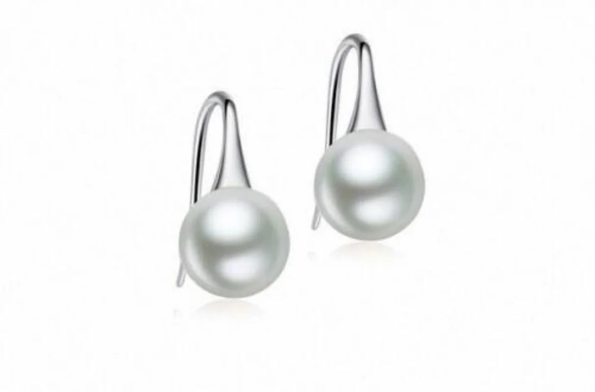 Пара 10-11 мм натуральные настоящие серьги с белыми жемчужинами южного моря
Пара 10-11 мм натуральные настоящие серьги с белыми жемчужинами южного моря