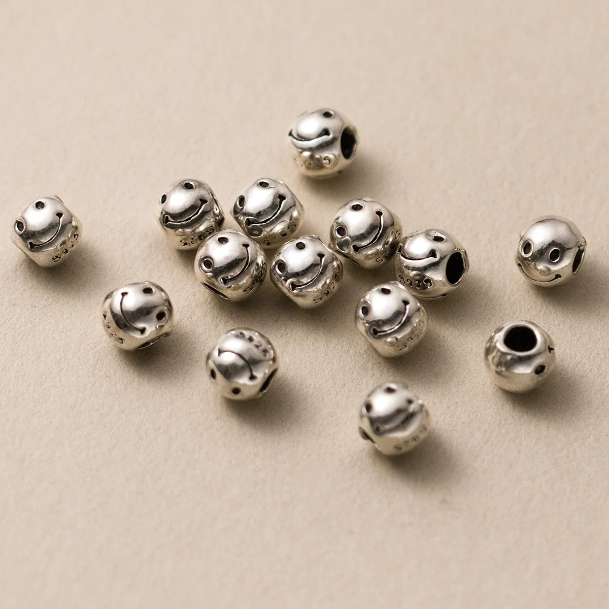 100% Real Sterling 925 Silver Through-hole Septal Beads Charm Smiling Faces Diy Material Accessory For Bracelet Necklace T0712
100% Real Sterling 925 Silver Through-hole Septal Beads Charm Smiling Faces Diy Material Accessory For Bracelet Necklace T0712