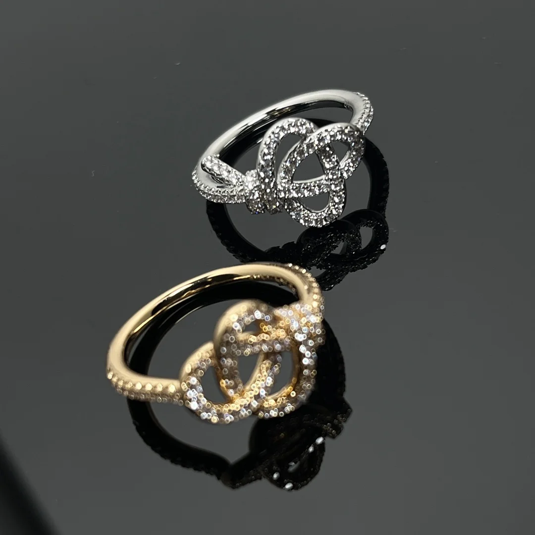 Rose gold and silver ring knot studded with diamonds, gift size 678 casual daily wear cute and exquisite 
Rose gold and silver ring knot studded with diamonds, gift size 678 casual daily wear cute and exquisite