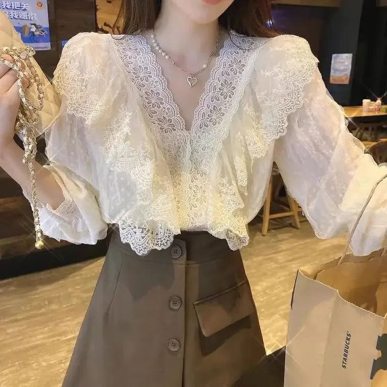 Vintage Blouse for Women V-neck Long Sleeve Lace Blusas De Mujer 2024 Heavy Lace Temperament Blouses Oose Blouse Tops Femme
Vintage Blouse for Women V-neck Long Sleeve Lace Blusas De Mujer 2024 Heavy Lace Temperament Blouses Oose Blouse Tops Femme
