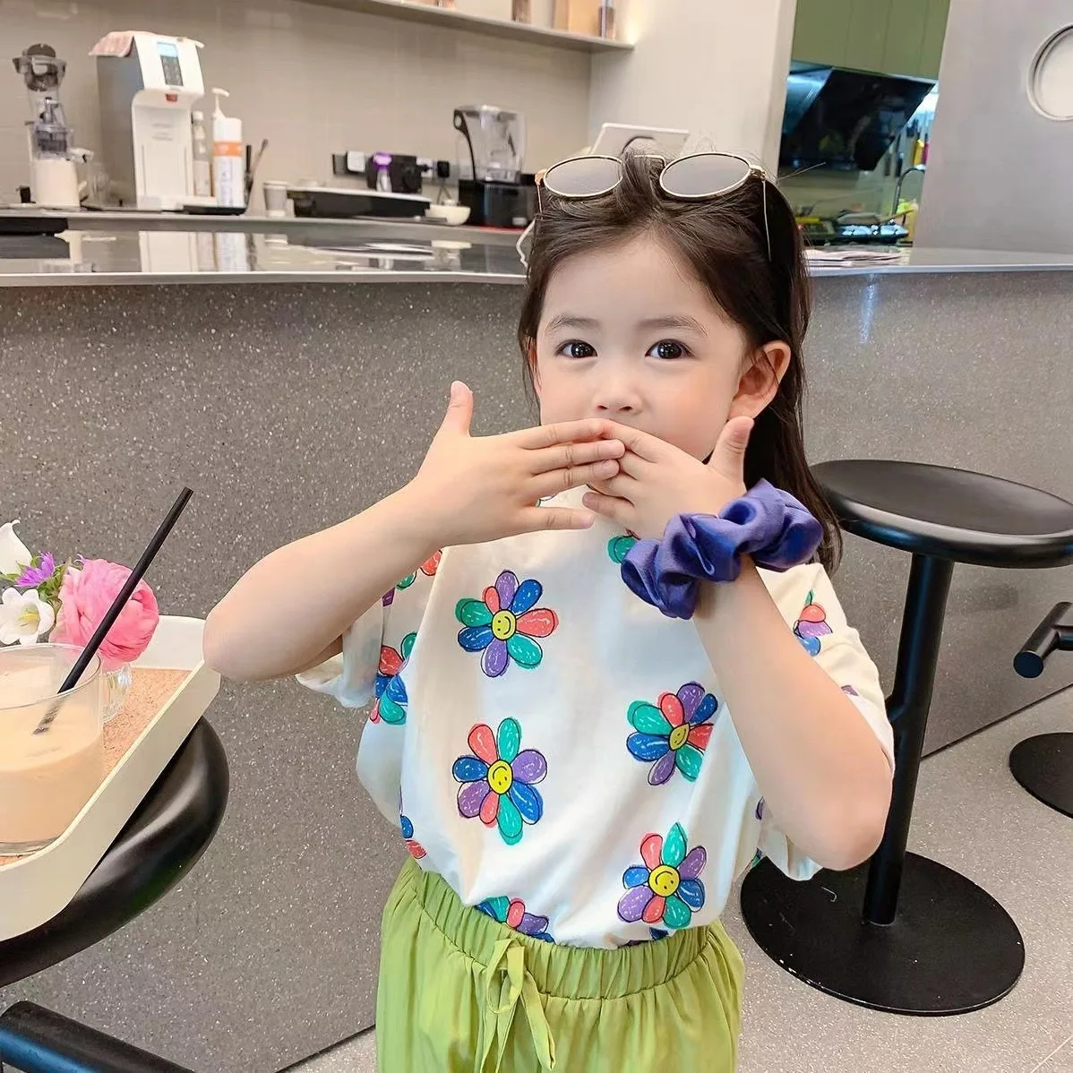 1 قطع الصيف الاطفال زهرة طباعة قمم ملابس الفتيات الكورية نمط قميص الأطفال قصيرة الأكمام تي شيرت الطفل عارضة الراحة تي شيرت 1 قطع الصيف الاطفال زهرة طباعة قمم ملابس الفتيات الكورية نمط قميص الأطفال قصيرة الأكمام تي شيرت الطفل عارضة الراحة تي شيرت