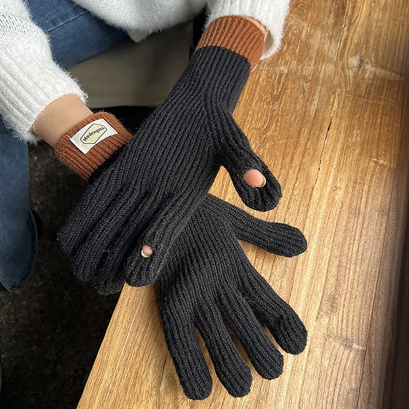 1Pair Winter Colorblocked Letter Gloves Long Knitted Gloves Simple Cycling Warm Thickened Cold Split Finger Gloves
1Pair Winter Colorblocked Letter Gloves Long Knitted Gloves Simple Cycling Warm Thickened Cold Split Finger Gloves