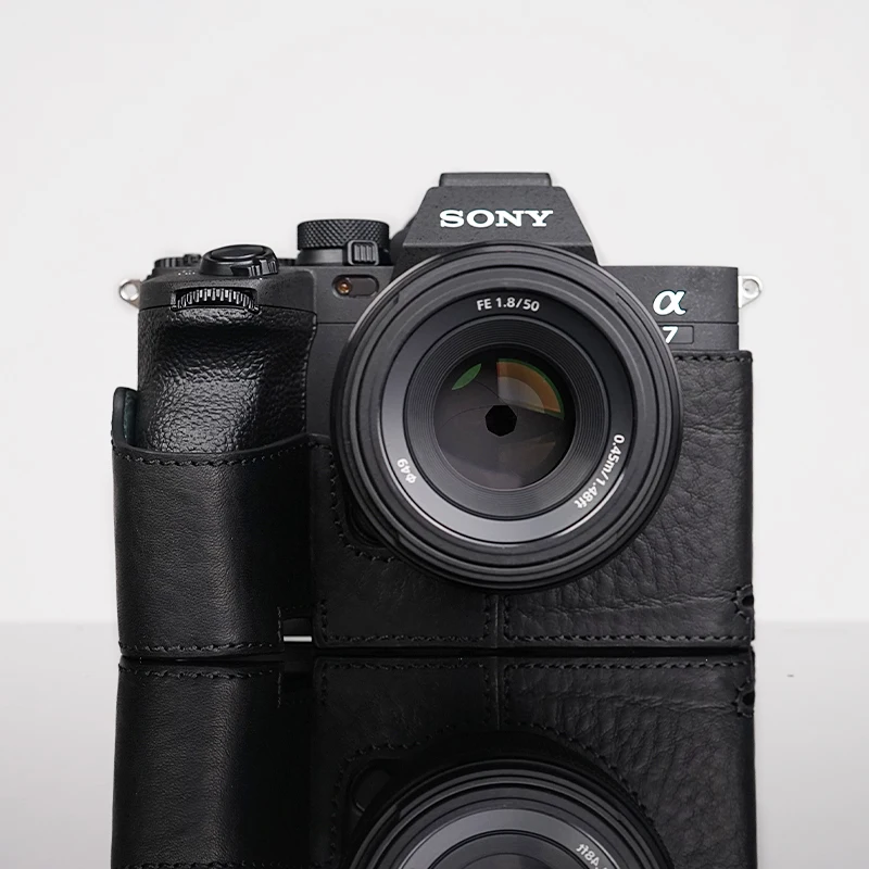 Чехол для камеры ручной работы из натуральной кожи Аксессуары для Sony A7M4 A7S3 A7IV A7R5
Чехол для камеры ручной работы из натуральной кожи Аксессуары для Sony A7M4 A7S3 A7IV A7R5