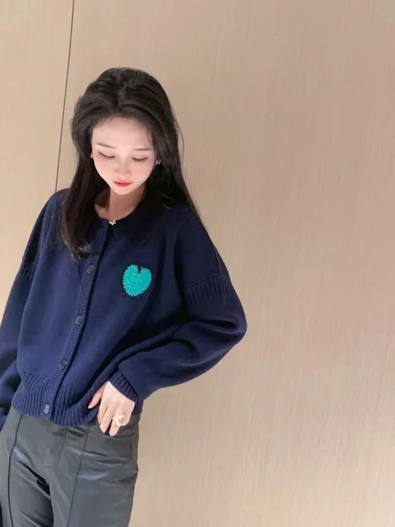 Fyion 2023 Spring Long Sleeves Cardigan Sweater Knitted Casual O-neck Runway Women Clothes Streetwear 
Fyion 2023 Spring Long Sleeves Cardigan Sweater Knitted Casual O-neck Runway Women Clothes Streetwear