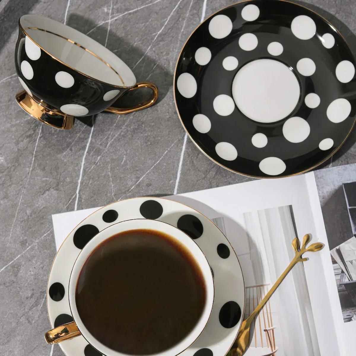 Gras Miusou Wind Wave Point vergoldete Bone China Kaffeetasse Licht Luxus Nachmittags tee Kaffee niedlichen Tee tasse Caneca
Gras Miusou Wind Wave Point vergoldete Bone China Kaffeetasse Licht Luxus Nachmittags tee Kaffee niedlichen Tee tasse Caneca