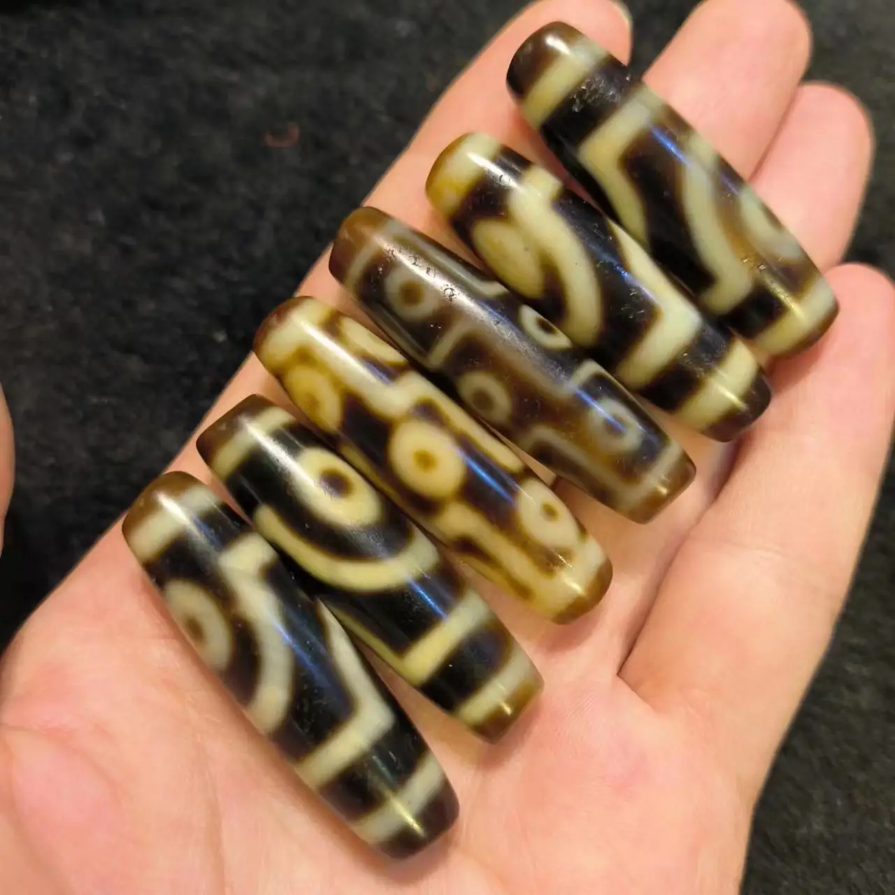 1pcs/lot natural rare precious agate dzi tooth yellow Weathered Horseshoe white core Various patterns folk-custom accessories
1pcs/lot natural rare precious agate dzi tooth yellow Weathered Horseshoe white core Various patterns folk-custom accessories