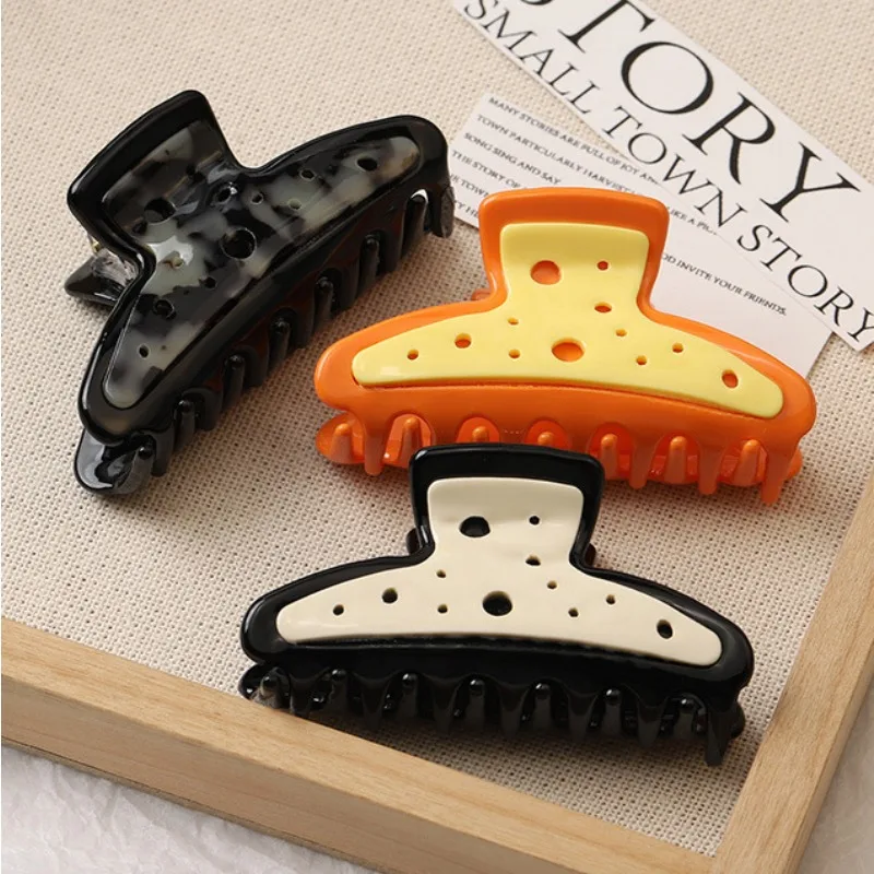 Double Block Color Women's Hair Clip Hollow Style Designer Fashion 2023 Casual Party Shark Clip Gripper Clip For Women Headwear
Double Block Color Women's Hair Clip Hollow Style Designer Fashion 2023 Casual Party Shark Clip Gripper Clip For Women Headwear