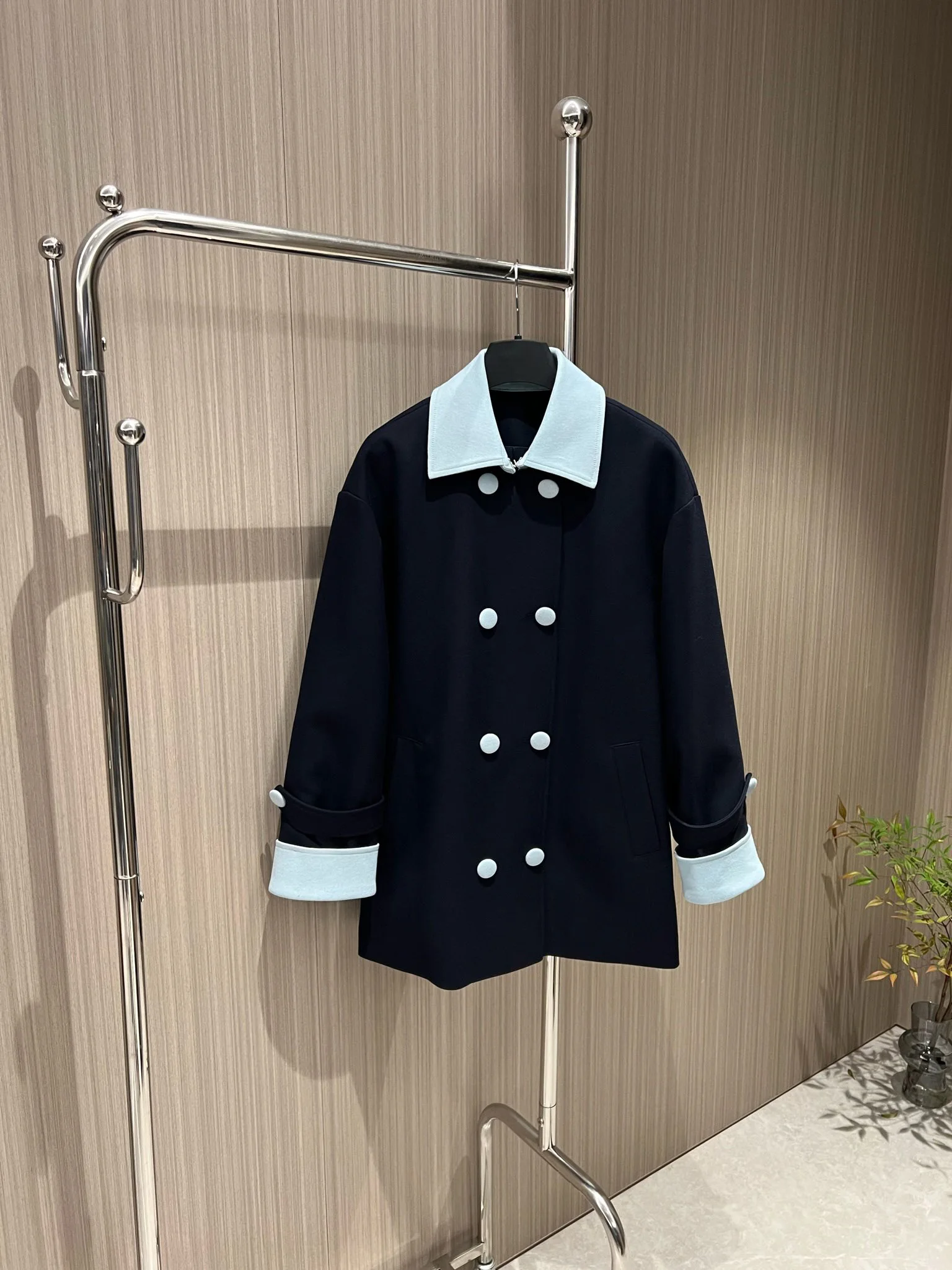 2023 Women's Clothing patchwork double-breasted silhouette jacket Autumn Winter New 1.126
2023 Women's Clothing patchwork double-breasted silhouette jacket Autumn Winter New 1.126