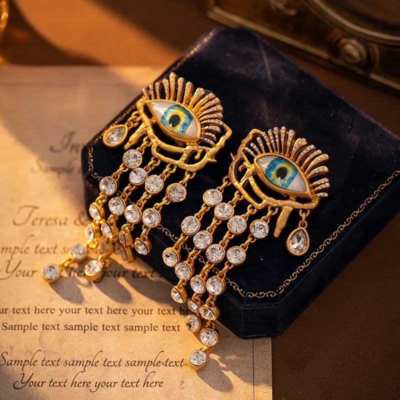 European eyes fringed earrings women personality exaggerated court-style vintage ear jewelry
European eyes fringed earrings women personality exaggerated court-style vintage ear jewelry