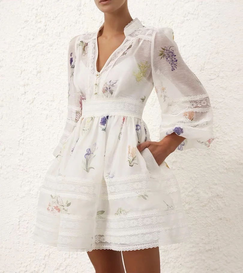 Spring and summer 2024 new silk and linen print stitching lace lantern sleeve dress short
Spring and summer 2024 new silk and linen print stitching lace lantern sleeve dress short