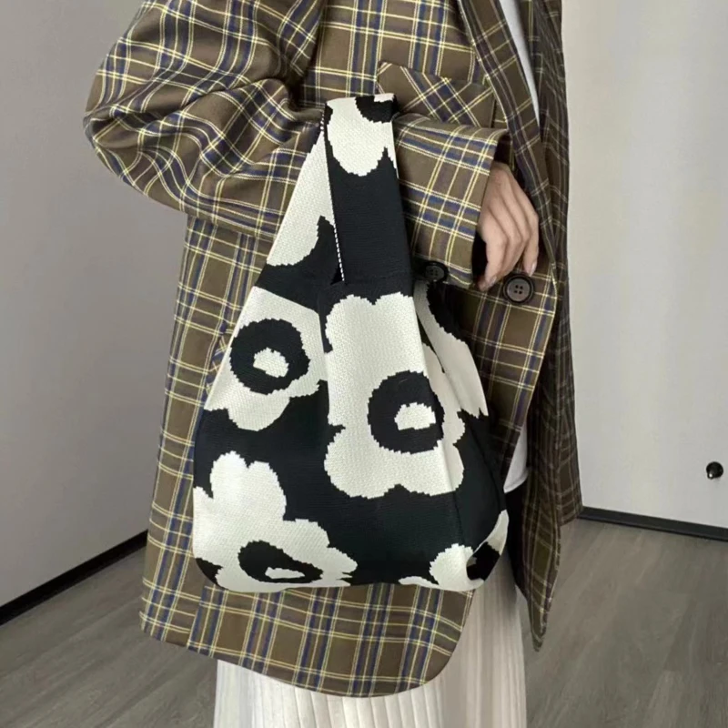 New Flower Knitted Handbag Fashion Handmade Shoulder Bag Lady Leisure Tote Bag Japanese Student Reusable Shopping Bags For Women
New Flower Knitted Handbag Fashion Handmade Shoulder Bag Lady Leisure Tote Bag Japanese Student Reusable Shopping Bags For Women