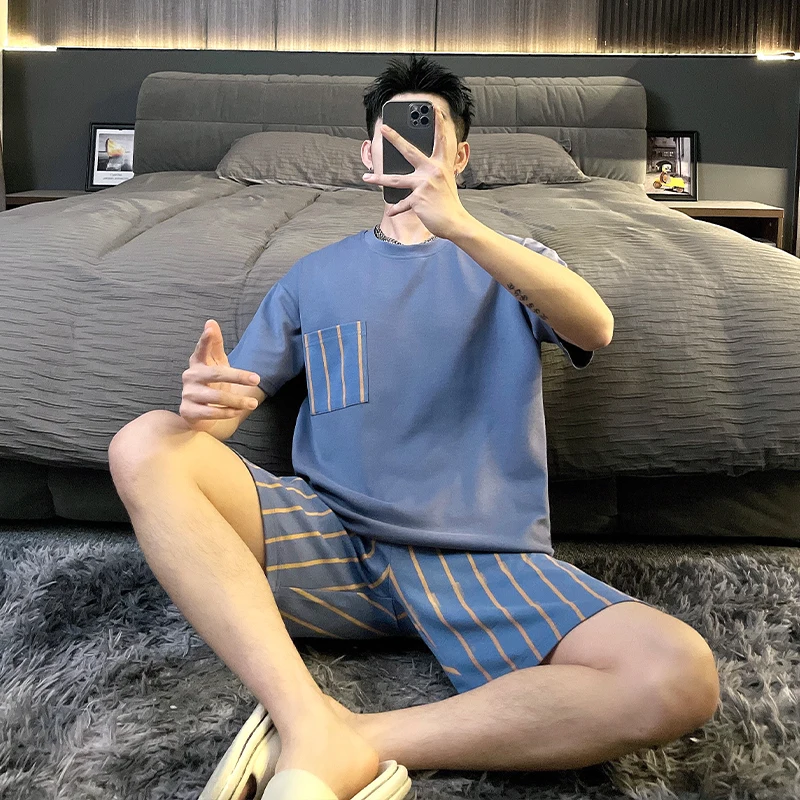 Summer new pure cotton pajamas men's short sleeved shorts are simple, comfortable, soft, and can be worn as a set for home wear
Summer new pure cotton pajamas men's short sleeved shorts are simple, comfortable, soft, and can be worn as a set for home wear