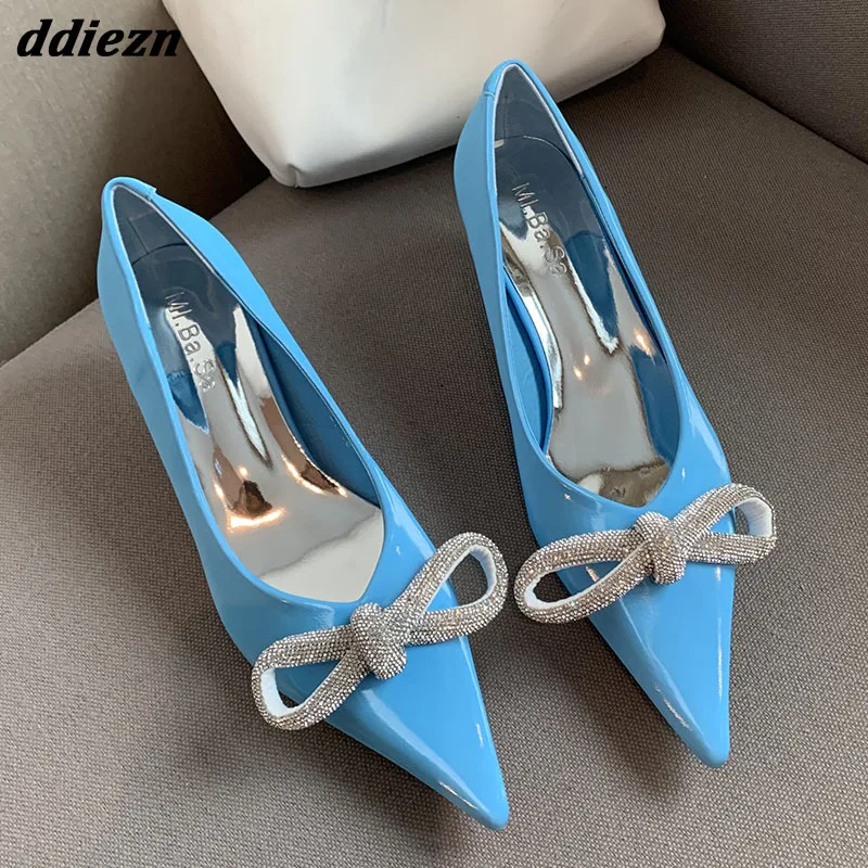 2023 Footwear Ladies Low Heel Sandals Fashion Rhinestones Butterfly-knot Shallow Women Pumps Shoes Pointed Toe Female Sandal
2023 Footwear Ladies Low Heel Sandals Fashion Rhinestones Butterfly-knot Shallow Women Pumps Shoes Pointed Toe Female Sandal
