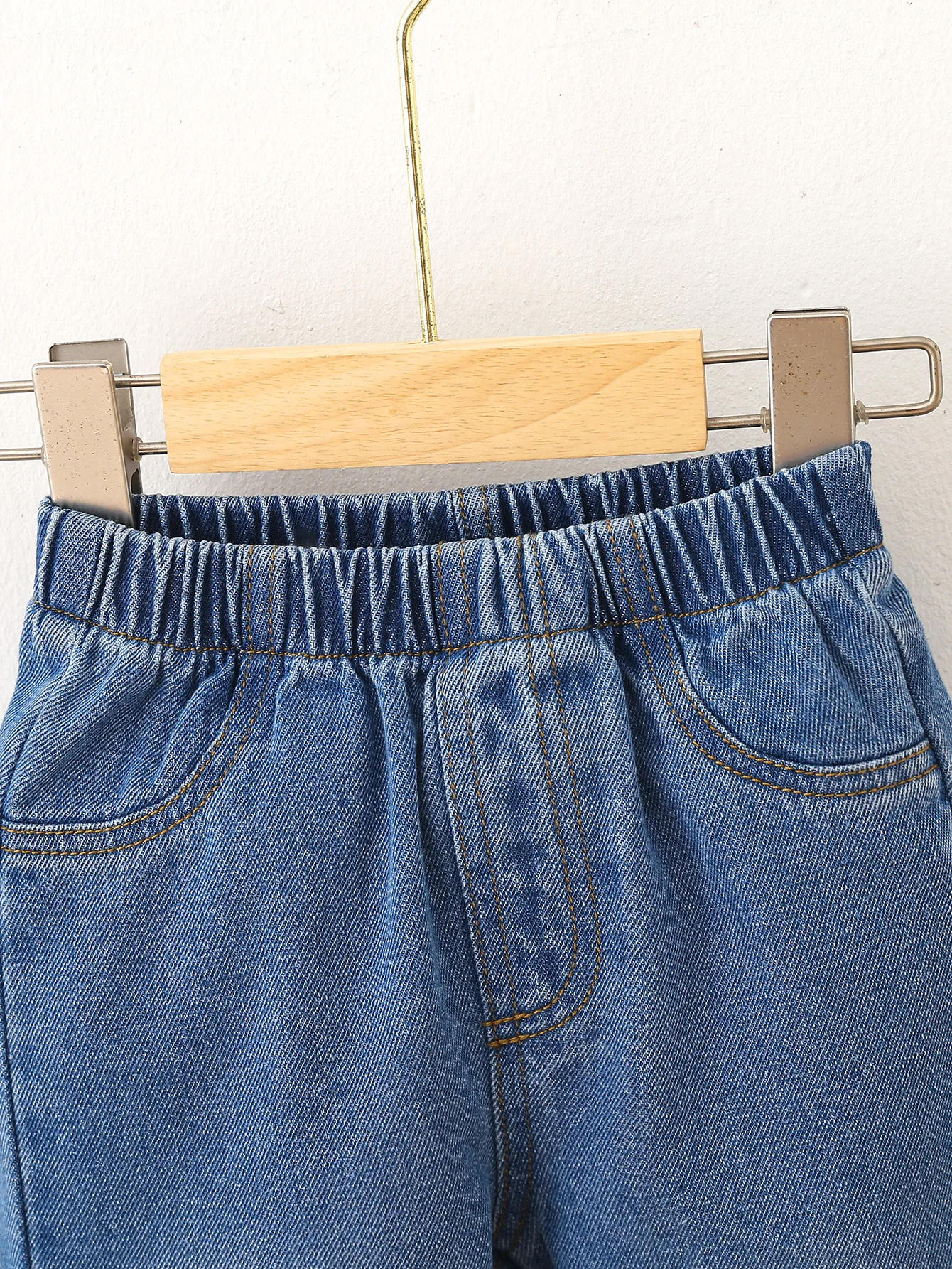 نمط اتجاهي رائج البيع للأولاد والبنات، بنطال جينز عصري وبسيط بلون سادة مع بنطال ضيق، طراز كاجوال نمط اتجاهي رائج البيع للأولاد والبنات، بنطال جينز عصري وبسيط بلون سادة مع بنطال ضيق، طراز كاجوال