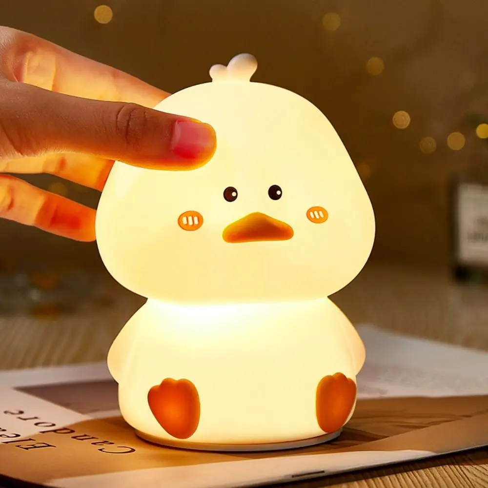 Силиконовая Подсветка в виде утки, украшение для спальни, милая USB зарядка, настроение для сна, искусственная кожа, мягкая Веселая подсветка, ночник, подарок
Силиконовая Подсветка в виде утки, украшение для спальни, милая USB зарядка, настроение для сна, искусственная кожа, мягкая Веселая подсветка, ночник, подарок