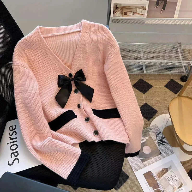 Korean Preppy Style V Neck Bow Tie Cardigan Knitted Sweater Fashion Single-breasted Long Sleeves Sweater Women Sweet Simple Tops
Korean Preppy Style V Neck Bow Tie Cardigan Knitted Sweater Fashion Single-breasted Long Sleeves Sweater Women Sweet Simple Tops