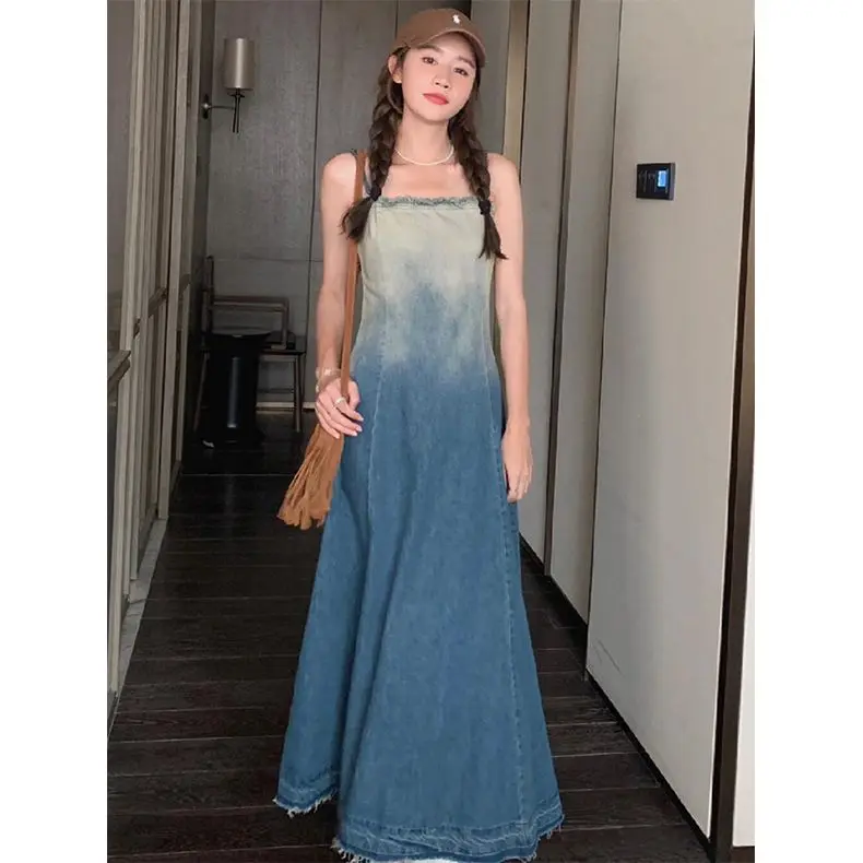 Summer New Women's Gradient Denim Camisole Dress Loose Commuting Sleeveless Casual A-line Skirt
Summer New Women's Gradient Denim Camisole Dress Loose Commuting Sleeveless Casual A-line Skirt