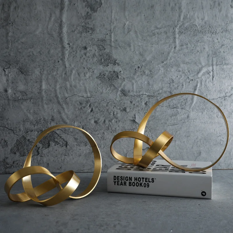 Simple Metal Gold Hollow Out Twist Art Ornament Irregular Living Room Ornament Desk Decoration Nordic Home Decor Accessories
Simple Metal Gold Hollow Out Twist Art Ornament Irregular Living Room Ornament Desk Decoration Nordic Home Decor Accessories