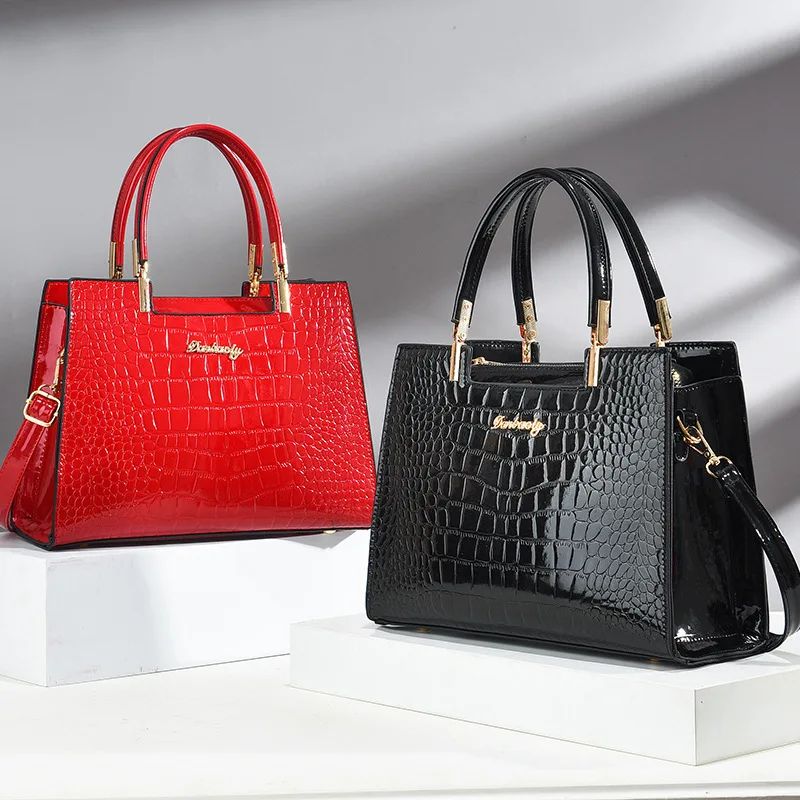 Women's bag 2023 new versatile and advanced sense Women's atmospheric bag Mother's one-shoulder handbag generation
Women's bag 2023 new versatile and advanced sense Women's atmospheric bag Mother's one-shoulder handbag generation