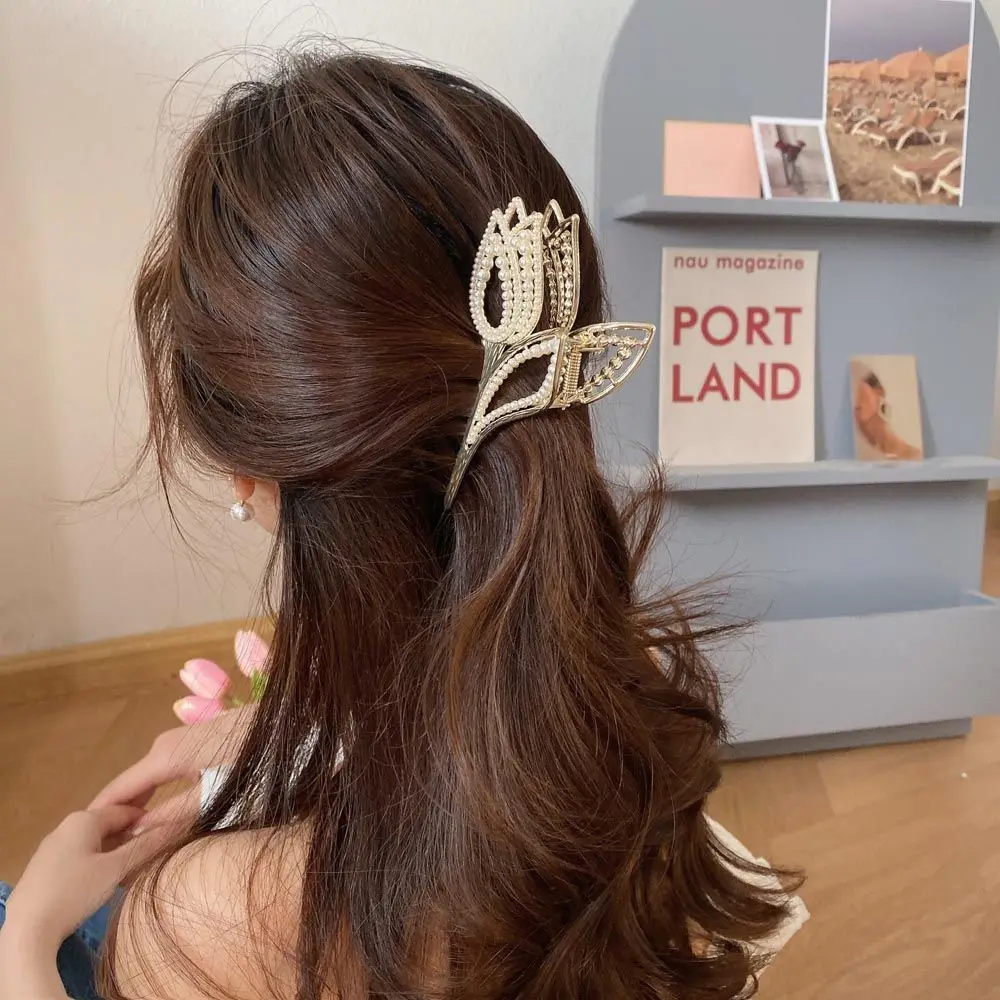 Metal Hair Clip For Girls Women Hair Accessories New Elegant Tulip Hollow Hair Claw Zircon Pearl Ponytail Holder Flower Hairgrip
Metal Hair Clip For Girls Women Hair Accessories New Elegant Tulip Hollow Hair Claw Zircon Pearl Ponytail Holder Flower Hairgrip