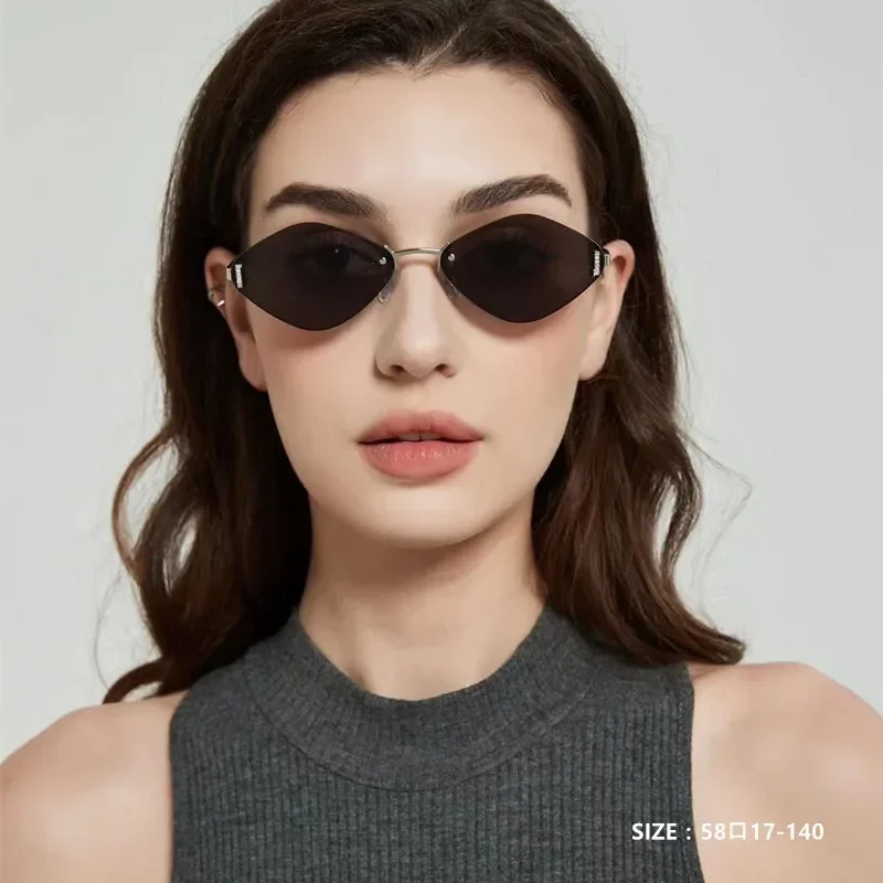 

Luxury brand model runway style diamond micro label high-quality metal mirror legs trendy street posing glasses