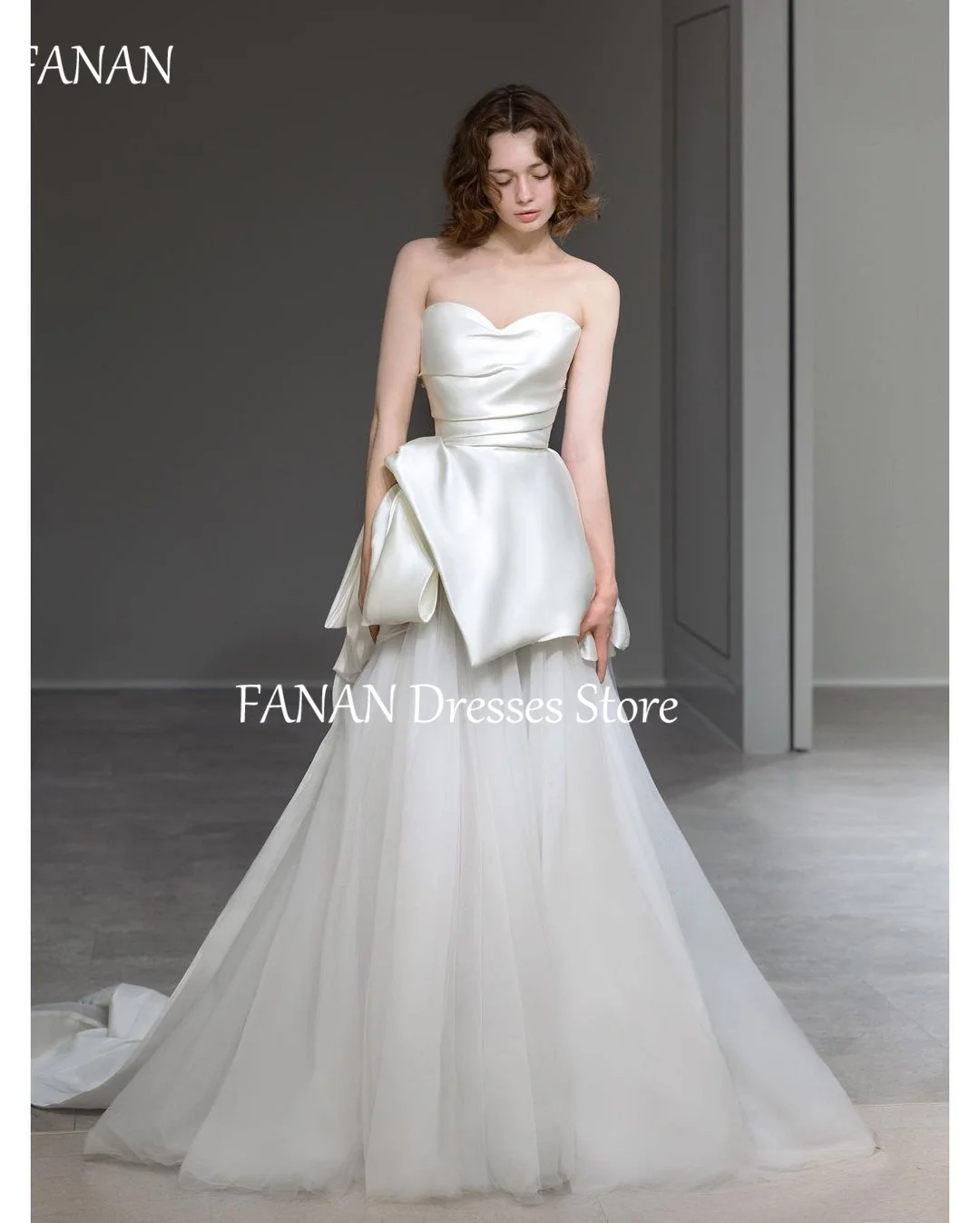 FANAN Simple Korea A-Line Ivory Tiered Wedding Dresses Silk Satin Sweetheart 웨딩드레스 Ruched Custom Made Bride Gowns Plus Size
FANAN Simple Korea A-Line Ivory Tiered Wedding Dresses Silk Satin Sweetheart 웨딩드레스 Ruched Custom Made Bride Gowns Plus Size