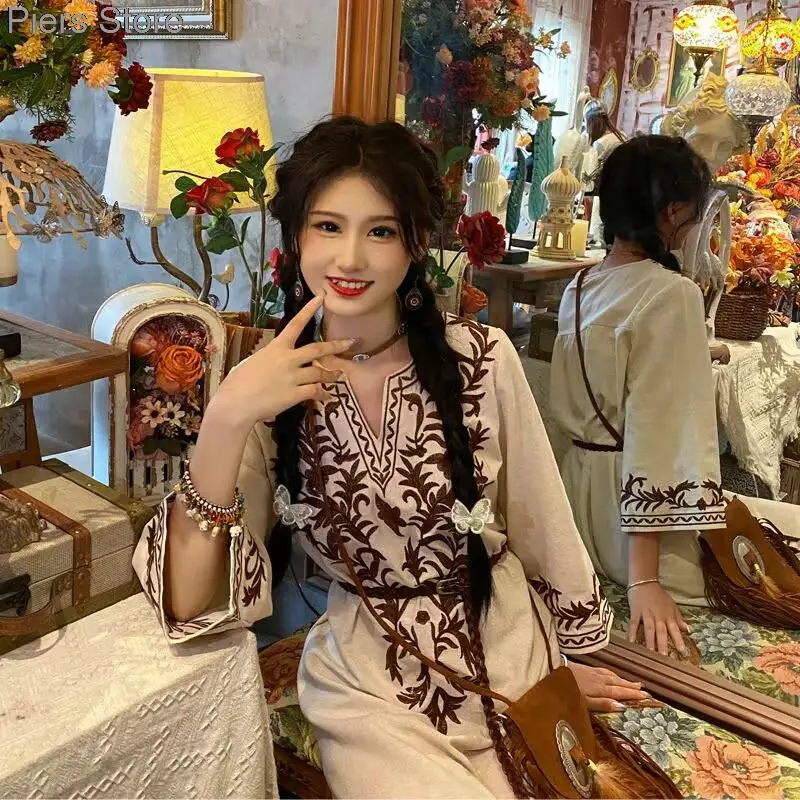 2024 Traditional Chinese Improved Dress National Flower Embroidery A-line Dress Retro Satin Jacquard Dress Oriental Folk Dresses
2024 Traditional Chinese Improved Dress National Flower Embroidery A-line Dress Retro Satin Jacquard Dress Oriental Folk Dresses