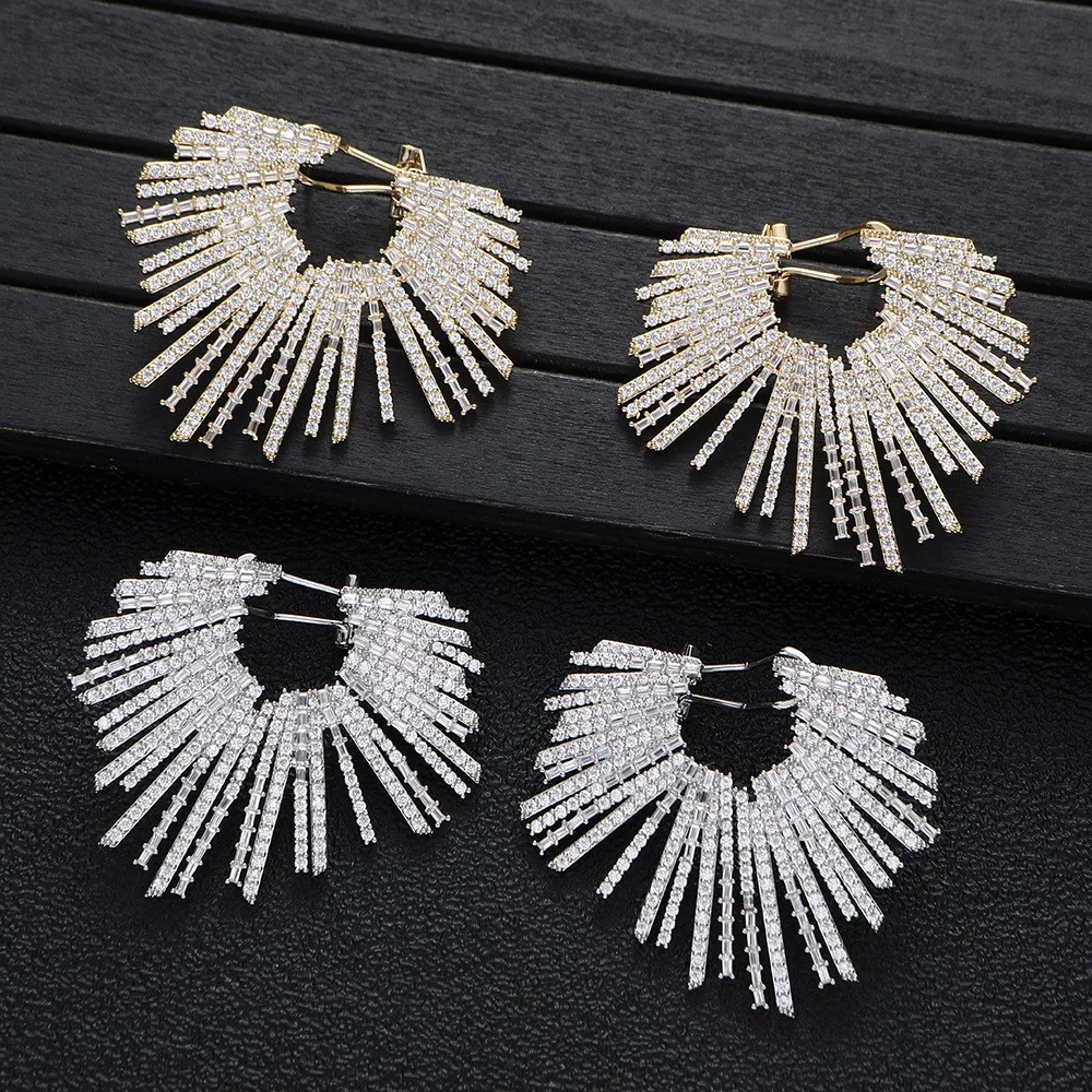 Luxury Hyperbole Irregular Geometry Fireworks Stud Earring Cubic Zircon Flower Super Sparkling Femme Gift A0015
Luxury Hyperbole Irregular Geometry Fireworks Stud Earring Cubic Zircon Flower Super Sparkling Femme Gift A0015