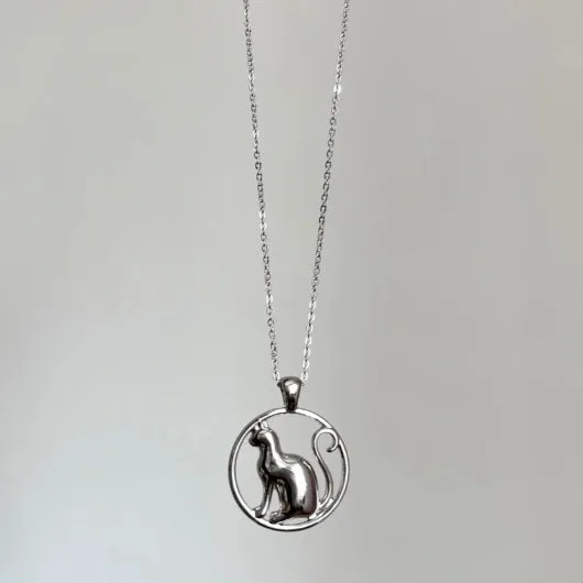 Круглое дизайнерское удобное геометрическое ожерелье с круглым котом модная и элегантная милая и нишевая цепочка с котом
Круглое дизайнерское удобное геометрическое ожерелье с круглым котом модная и элегантная милая и нишевая цепочка с котом