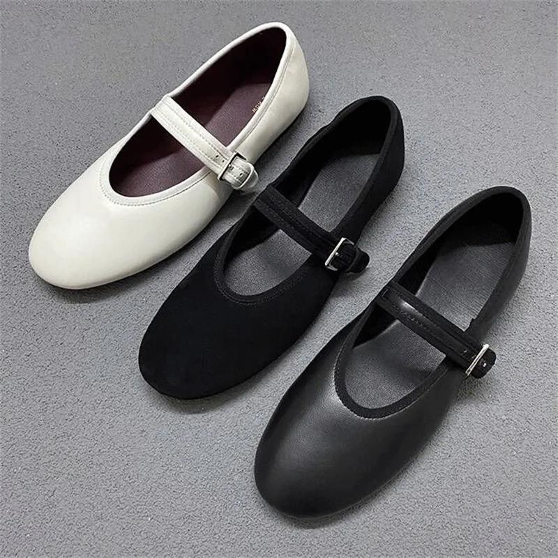 

The new Mary Jane ballet flat shoes feature a minimalist style and are made of suede leather with a buckle upper strap, which is