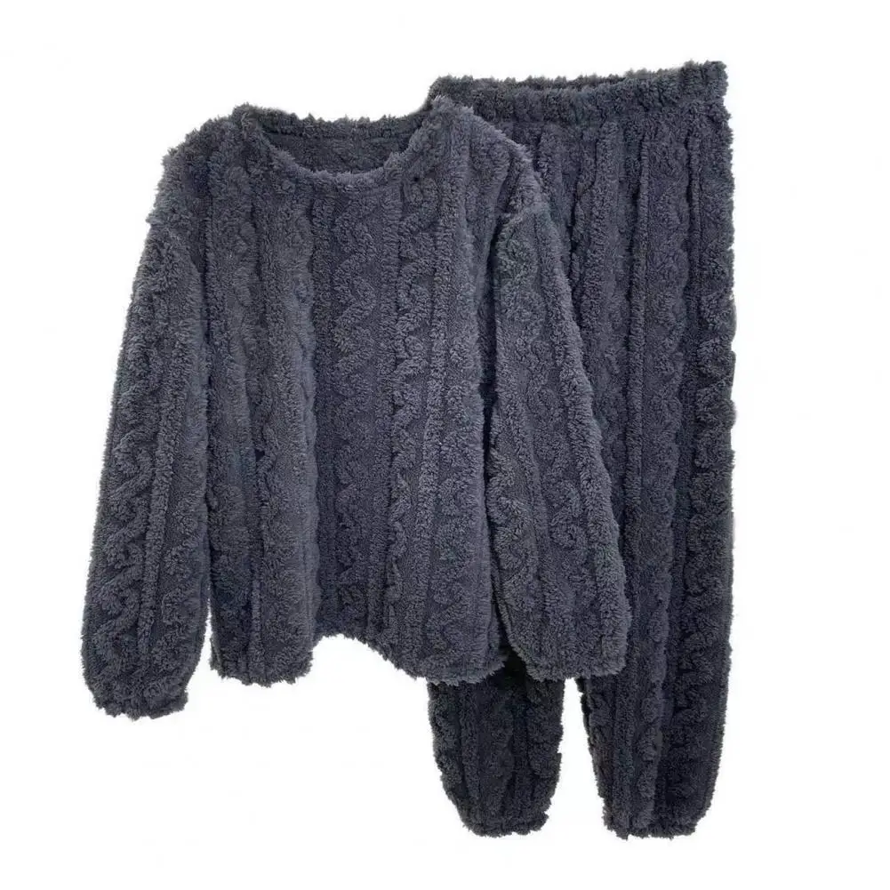 Solid Color Pajama Set Stylish Comfortable Winter Pajamas Warm Plush 2-piece Sleepwear Set for Women for Autumn Winter Winter
Solid Color Pajama Set Stylish Comfortable Winter Pajamas Warm Plush 2-piece Sleepwear Set for Women for Autumn Winter Winter