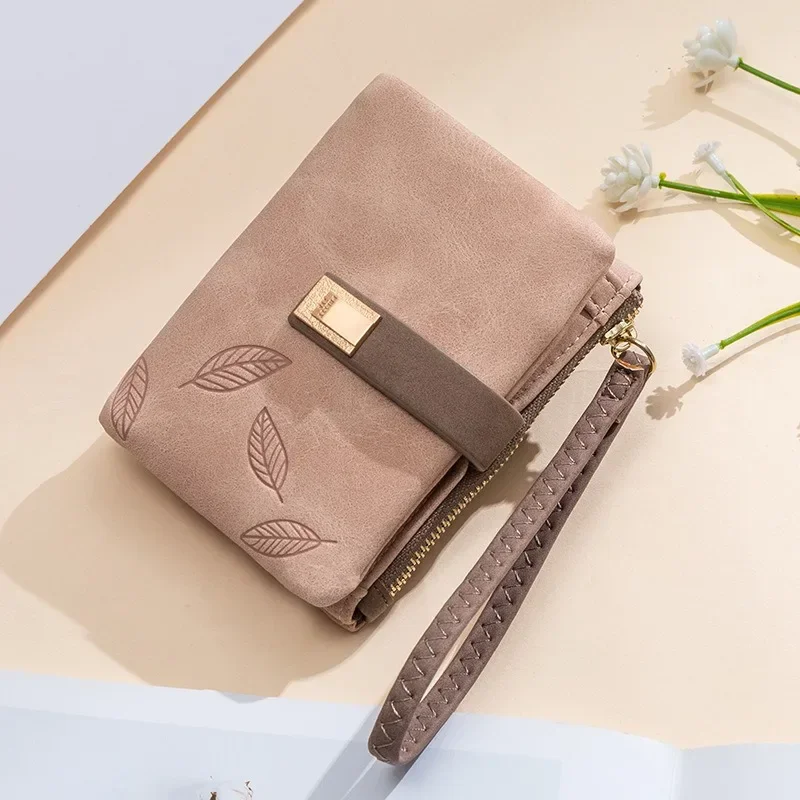 Fashion Short Frosted Wallet Amazon Foreign Trade Retro Leaf Buckle Vertical Zipper Purse Simple Fashion Wallet
Fashion Short Frosted Wallet Amazon Foreign Trade Retro Leaf Buckle Vertical Zipper Purse Simple Fashion Wallet