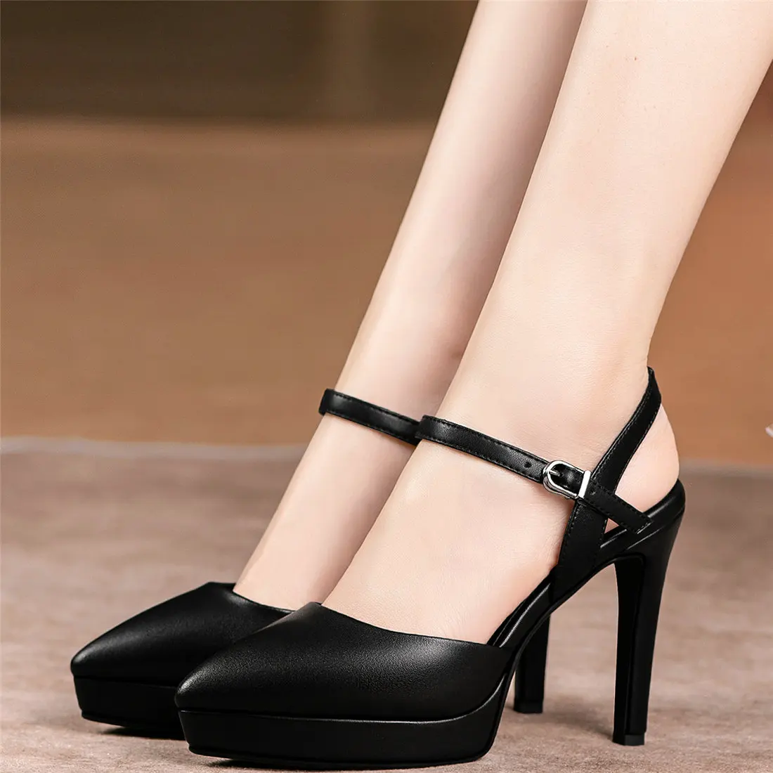 Summer Wedding Shoes Women Genuine Leather High Heel Gladiator Sandals Female Back Strap Pointed Toe Platform Pumps Casual Shoes
Summer Wedding Shoes Women Genuine Leather High Heel Gladiator Sandals Female Back Strap Pointed Toe Platform Pumps Casual Shoes