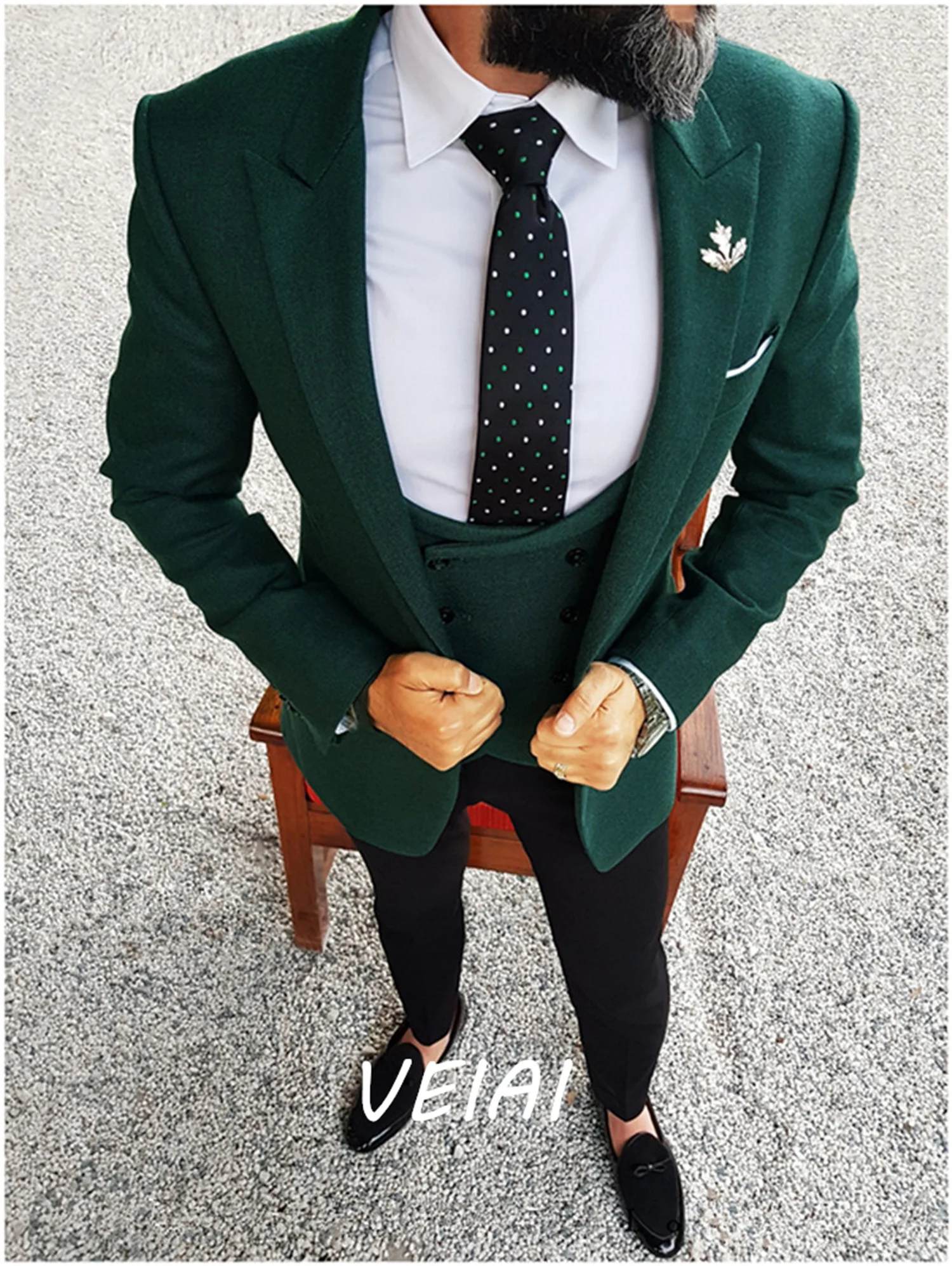 Green Men Suits For Men Wedding Suits Groom Tuxedos Costume homme Terno Masculino Custom Made 3Pieces(Blazer+Vest+Pants)
Green Men Suits For Men Wedding Suits Groom Tuxedos Costume homme Terno Masculino Custom Made 3Pieces(Blazer+Vest+Pants)
