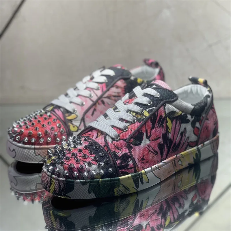 Fashion Luxury Petaloid Leisure Style Red Sole Low Top Rivets Shoes For Men's Casual Flat Loafers Women's Driving Brand Sneakers
Fashion Luxury Petaloid Leisure Style Red Sole Low Top Rivets Shoes For Men's Casual Flat Loafers Women's Driving Brand Sneakers