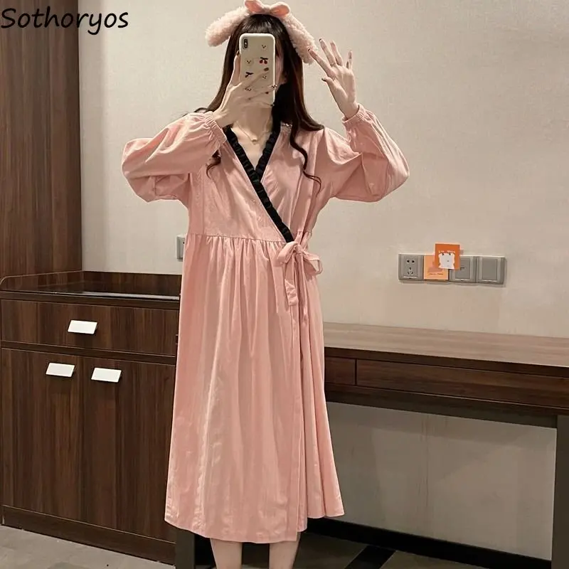 Халат женский милый в японском стиле, винтажная весенняя одежда для отдыха, мешковатая удобная одежда для сна с длинным рукавом, модная женская одежда до середины икры 
Халат женский милый в японском стиле, винтажная весенняя одежда для отдыха, мешковатая удобная одежда для сна с длинным рукавом, модная женская одежда до середины икры