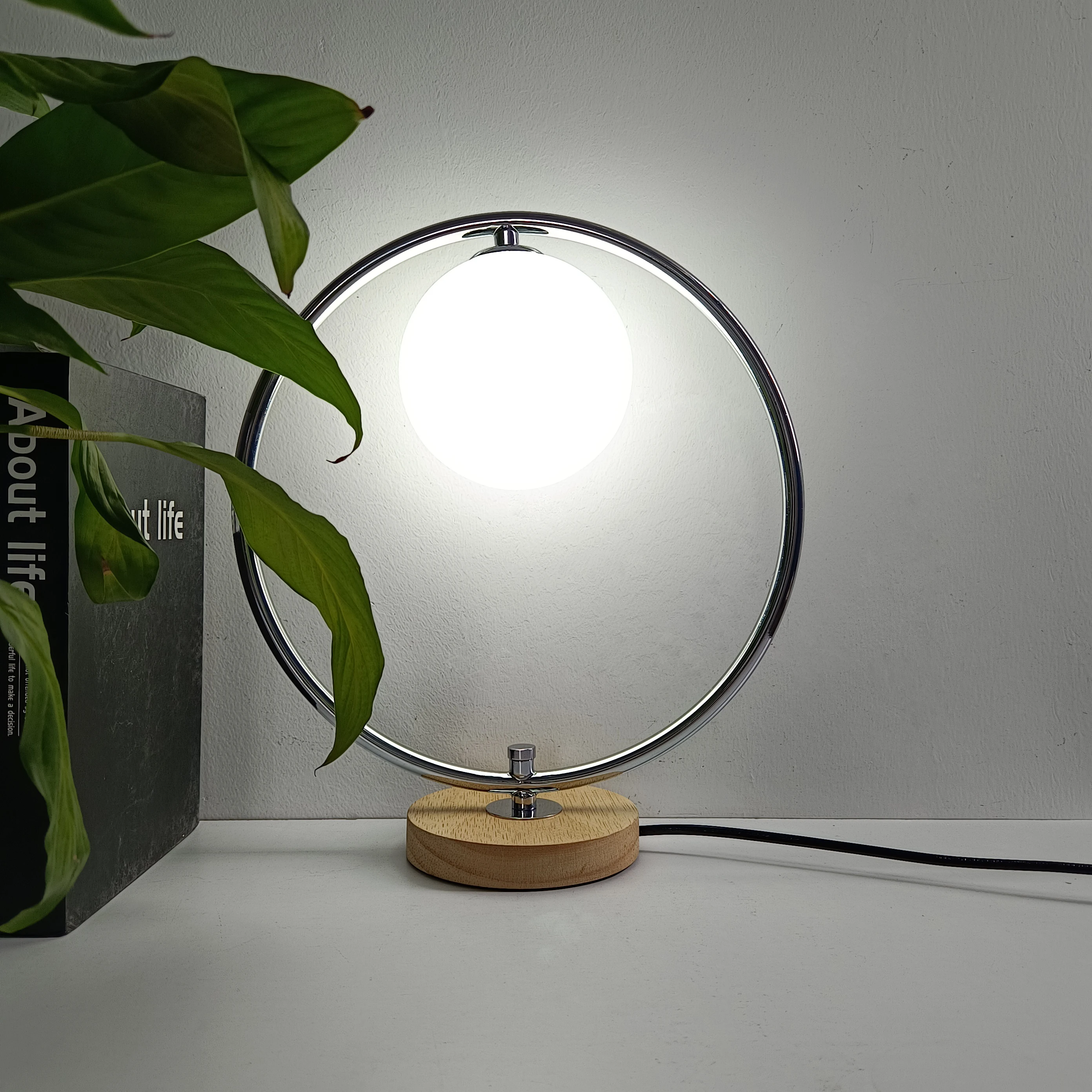 Nordic Glass Lampshade Silver Metal Ring LED Table Lamp Bedroom Bedside Night Light Decoration Study Desk Lamp Round Wood Base
Nordic Glass Lampshade Silver Metal Ring LED Table Lamp Bedroom Bedside Night Light Decoration Study Desk Lamp Round Wood Base