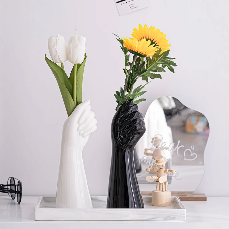 Modern Minimalist Nordic Style Human Bodyceramic Hydroponic Vase Decoration Living Room Flower Arrangement Porch Home Decoration
Modern Minimalist Nordic Style Human Bodyceramic Hydroponic Vase Decoration Living Room Flower Arrangement Porch Home Decoration