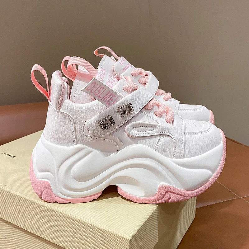 Women Leather Chunky Sneakers 7.5CM High Platform Breathable Casual Shoes New Autumn Winter Wedge Heels Sports Dad Shoes Woman
Women Leather Chunky Sneakers 7.5CM High Platform Breathable Casual Shoes New Autumn Winter Wedge Heels Sports Dad Shoes Woman
