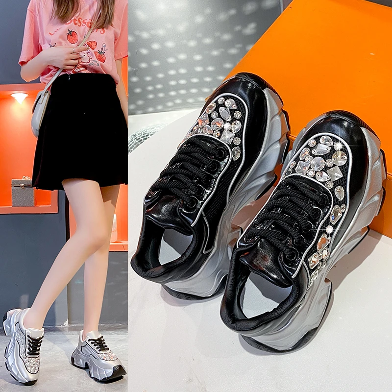 Женские кроссовки на толстой подошве, роскошные кроссовки с инкрустацией стразами, весна-осень 7,5 см
Женские кроссовки на толстой подошве, роскошные кроссовки с инкрустацией стразами, весна-осень 7,5 см