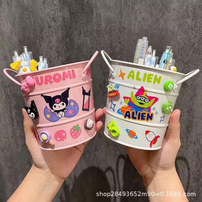 Miniso Hello Kitty Sanrio Anime Kawaii Pen Container Cute Cartoon Creative Penholder Desktop Student Stationery Storage Can
Miniso Hello Kitty Sanrio Anime Kawaii Pen Container Cute Cartoon Creative Penholder Desktop Student Stationery Storage Can