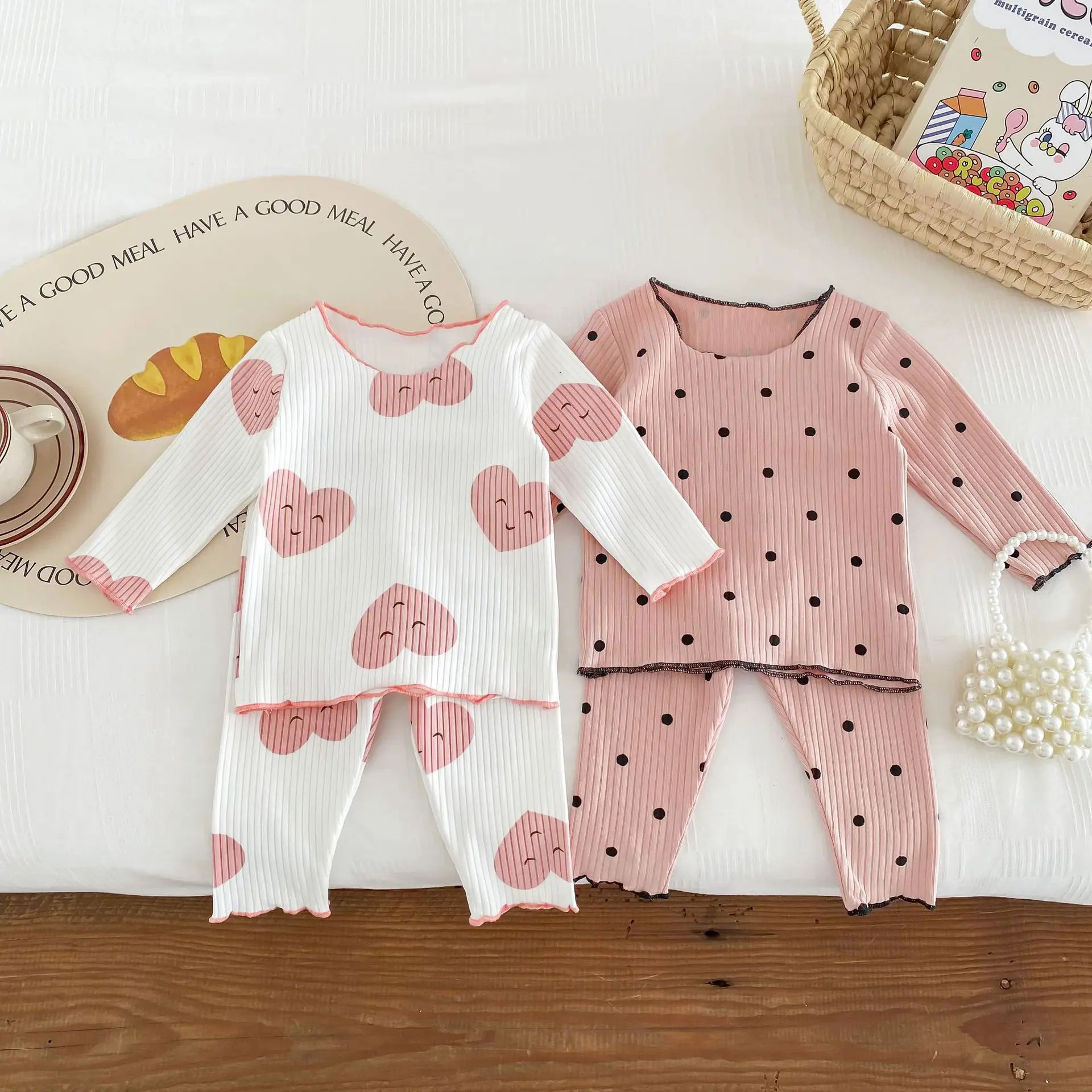 Autumn Winter Baby Girls Clothes Sets Cute Long Sleeve Love Print Dot Tops+Pants Two Piece Cotton Homewear Outfits
Autumn Winter Baby Girls Clothes Sets Cute Long Sleeve Love Print Dot Tops+Pants Two Piece Cotton Homewear Outfits