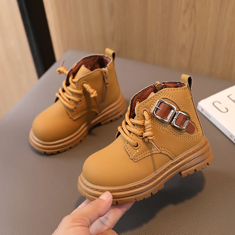 Детские Модные ботильоны для мальчиков и девочек, короткие ботинки с боковой молнией и круглым носком, Нескользящие модные детские кожаные ботинки, Осень-зима, новинка
Детские Модные ботильоны для мальчиков и девочек, короткие ботинки с боковой молнией и круглым носком, Нескользящие модные детские кожаные ботинки, Осень-зима, новинка