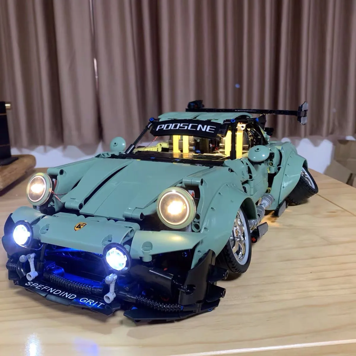 City Green Supercar 964 RWB 1:10 Model Low-Profile Wide-body Racing Car Technology Mechanical Car Building Blocks Toys Boys Gift City Green Supercar 964 RWB 1:10 Model Low-Profile Wide-body Racing Car Technology Mechanical Car Building Blocks Toys Boys Gift