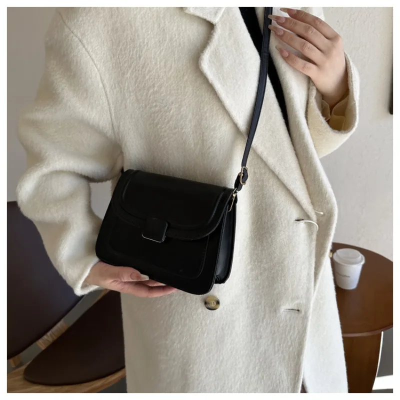 Popular Single Shoulder Underarm Bag Winter New Fashion Trend Female Crossbody Bag for Women Simple Small Square Shoulder Bag
Popular Single Shoulder Underarm Bag Winter New Fashion Trend Female Crossbody Bag for Women Simple Small Square Shoulder Bag