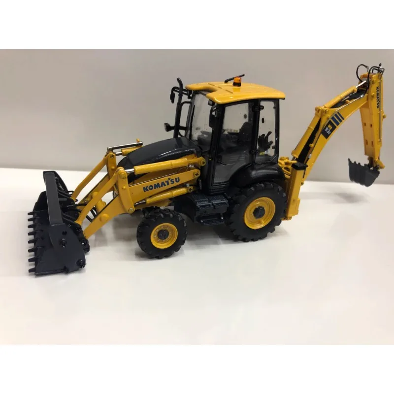 

Diecast 1:50 Scale UH8142 Komatsu WB933R-8 Komatsu Two-end Loader Alloy Engineering Car Model Collectible Toy Gift Souvenir