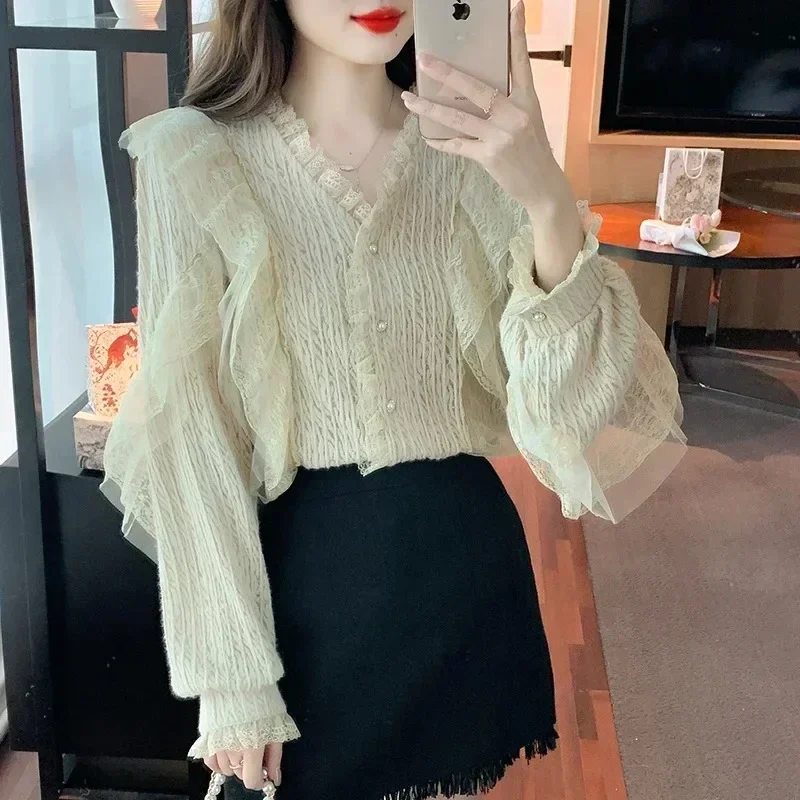 Autumn Long Sleeve V-neck Lace Shirt Women Fashion Casual Ruffle Elegant Blouse Korean Women Clothes Slim Tops Blusa Mujer 29520
Autumn Long Sleeve V-neck Lace Shirt Women Fashion Casual Ruffle Elegant Blouse Korean Women Clothes Slim Tops Blusa Mujer 29520