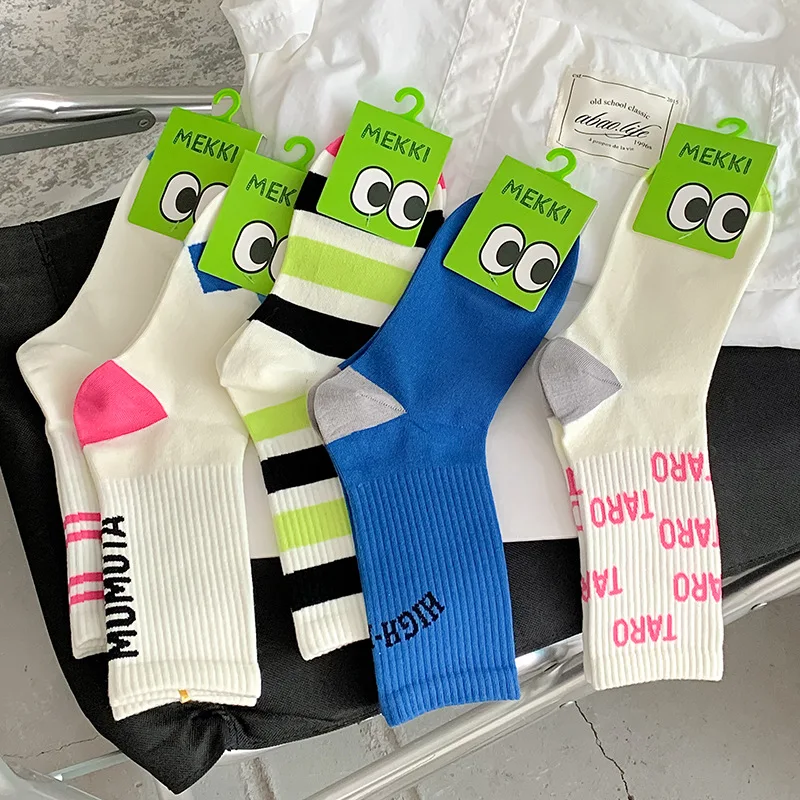 Women's Spring and Autumn Combed Cotton Mid-tube Socks Sports Stockings Summer Thin Cotton Socks
Women's Spring and Autumn Combed Cotton Mid-tube Socks Sports Stockings Summer Thin Cotton Socks